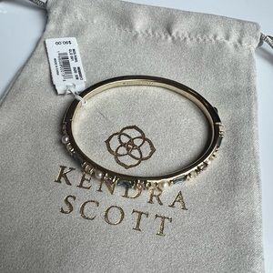 Kendra Scott Madelyn bangle in gold s/m